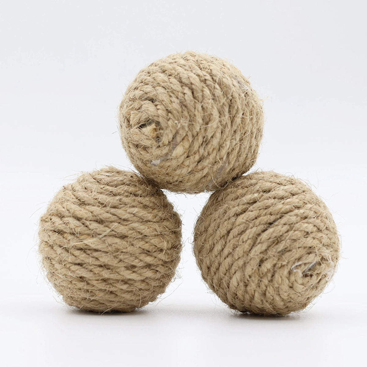 Hand-Woven Hemp Cat Ball – Rolling Rattle Scratch Ball Toy