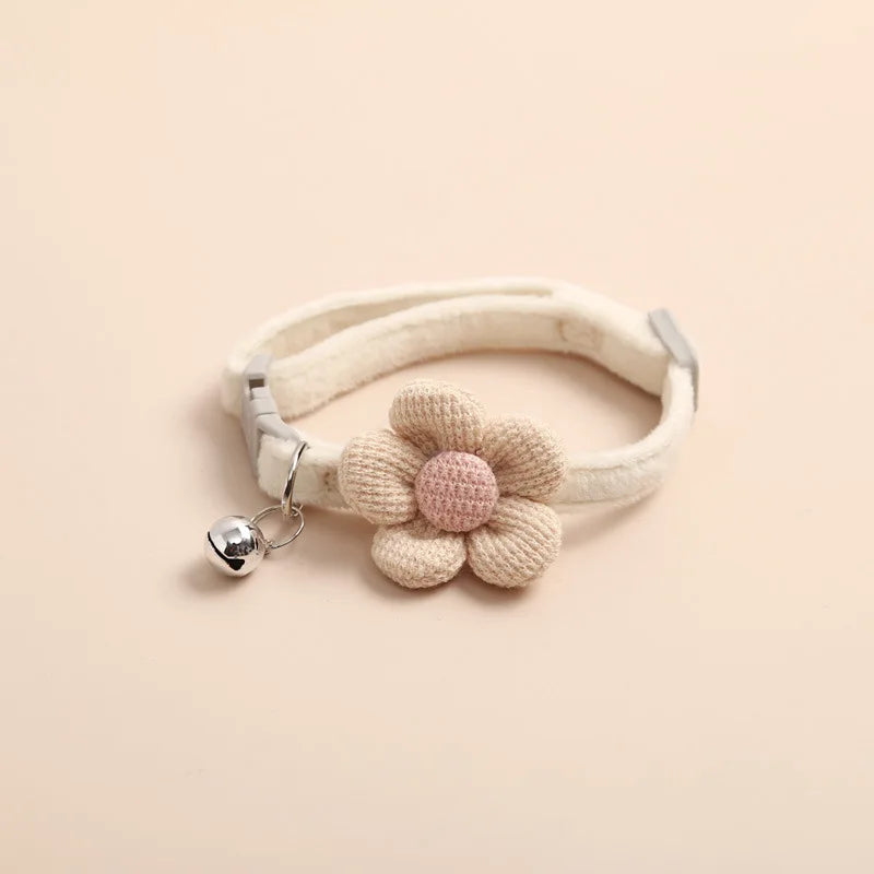 Flower Cat Collar with Bell – Adjustable Kitten & Small Dog Collar