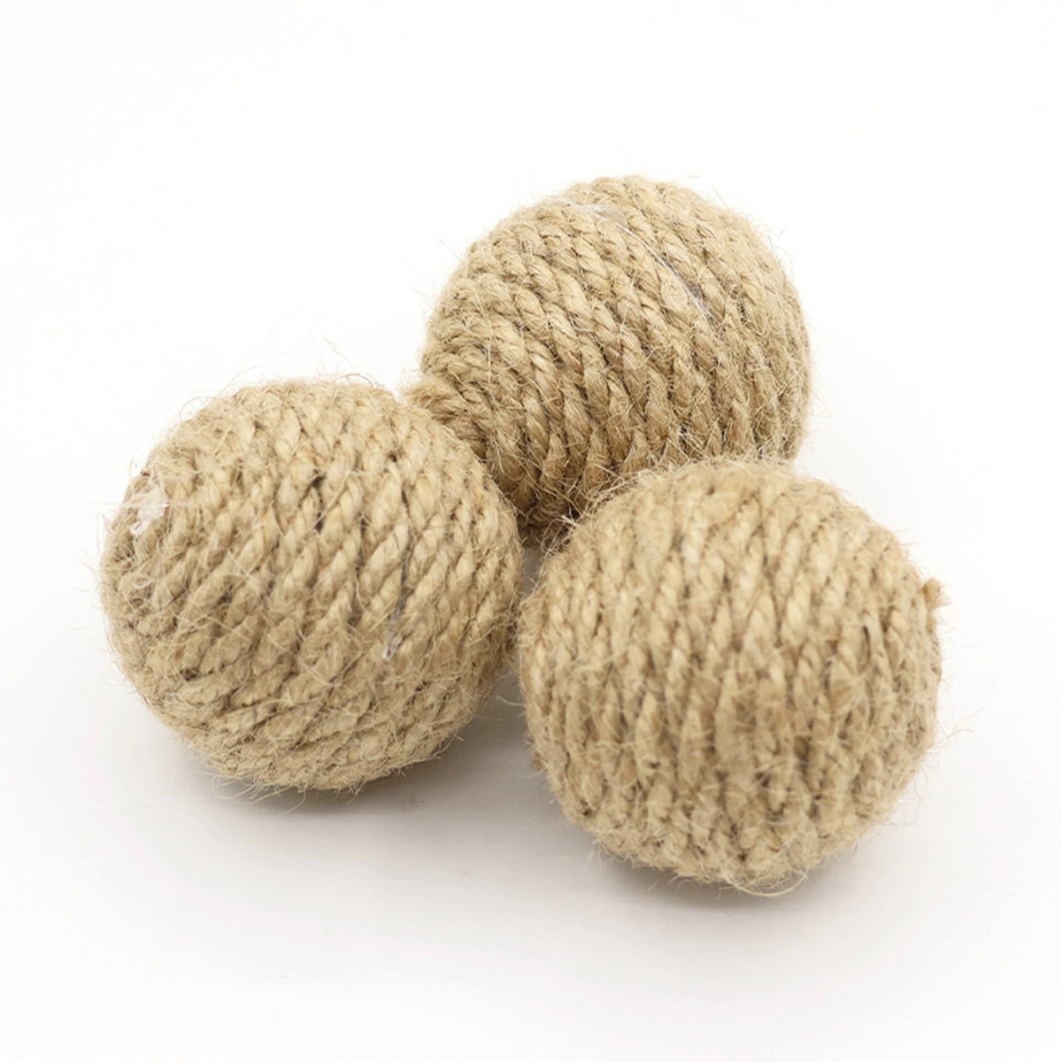 Hand-Woven Hemp Cat Ball – Rolling Rattle Scratch Ball Toy